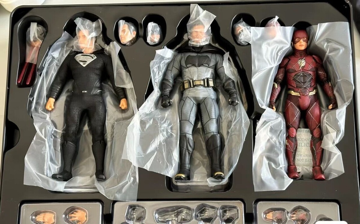 mezcoメズコ ジャスティスリーグ スーパーマン フラッシュ バットマン mezcoメズコ ジャスティスリーグ スーパーマン フラッシュ