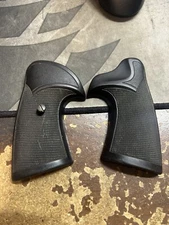 Pachmayr Ruger Security Six, Speed Six Grips Small Frame RS6-G S/N Prefix 151 Up