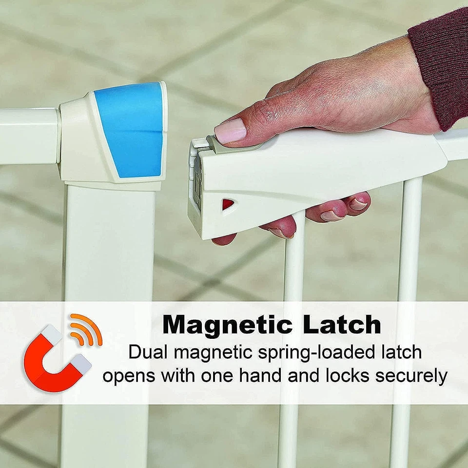 Puerta temporal para mascotas Target 39 pulgadas blanca con tiras de seguridad que brillan en la oscuridad Foto 3 de 4