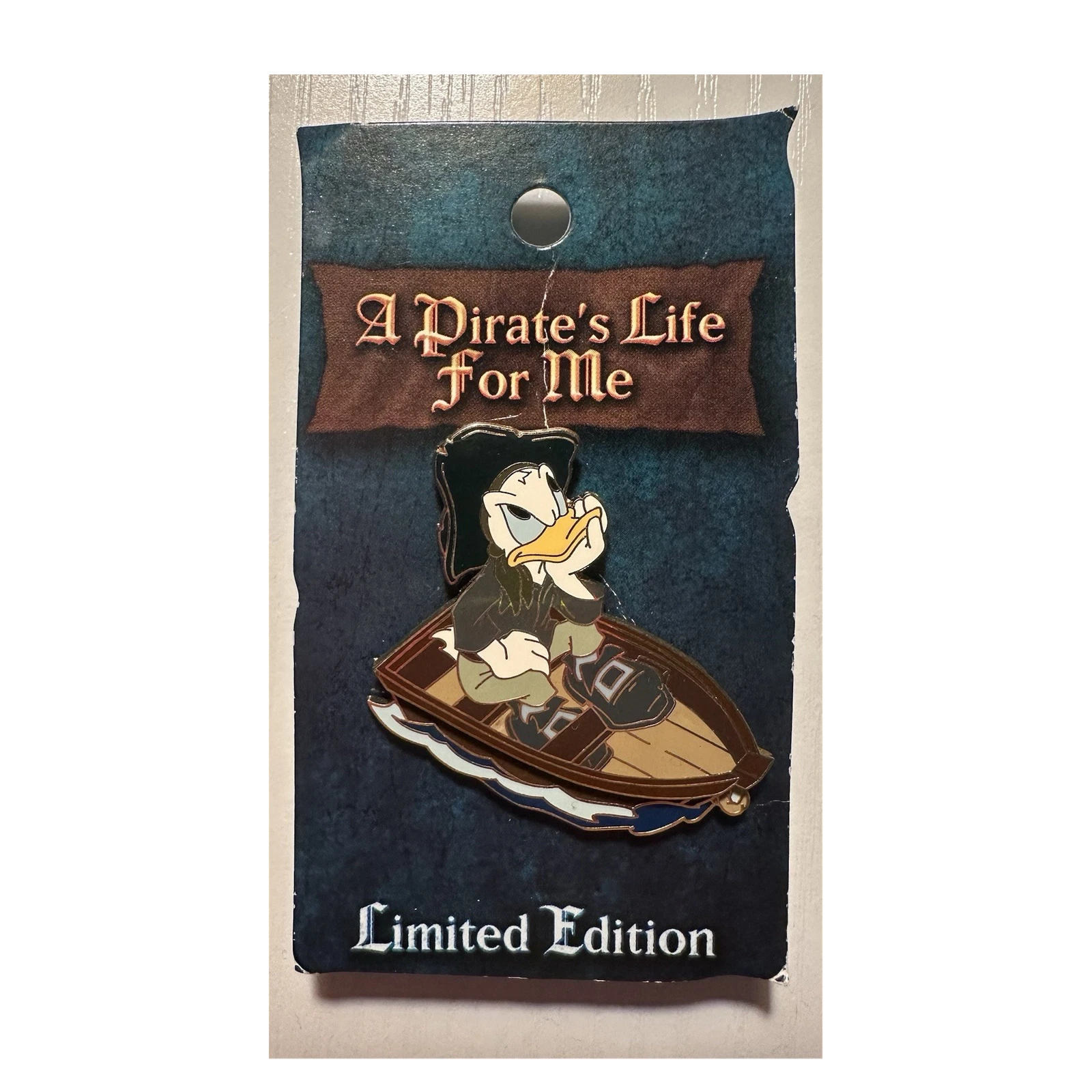 Disney Limited Edition Donald Duck Pirates Pin Walt Disney World