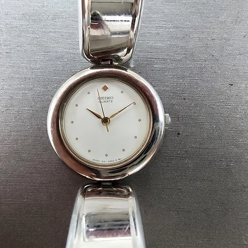 Seiko Watch Women 25mm White Dial Silver Tone 1221-0060 New Battery READ!!!