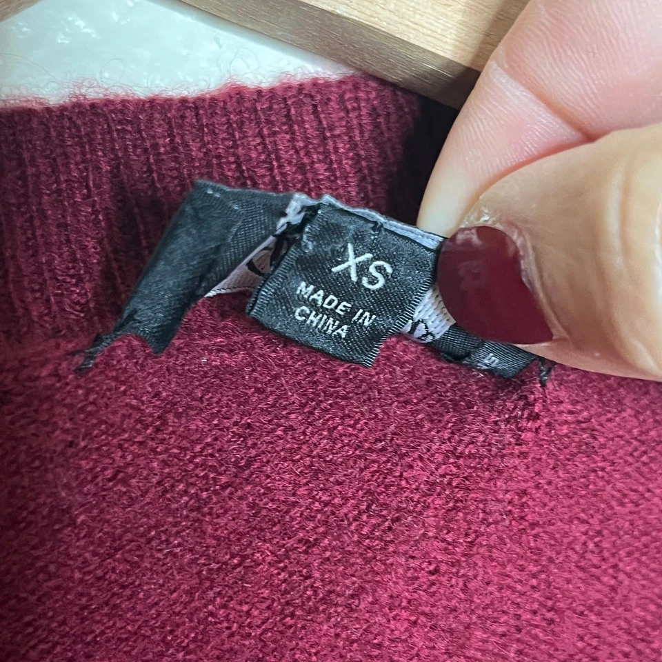 J. Suéter Crew Para Mujer Borgoña Cachemira Calce Ajustado Cuello Redondo Talla XS Foto 3 de 4