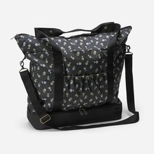 NWT THIRTY-ONE DELUXE TRAVEL TOTE. Ditzy Daisy Pattern
