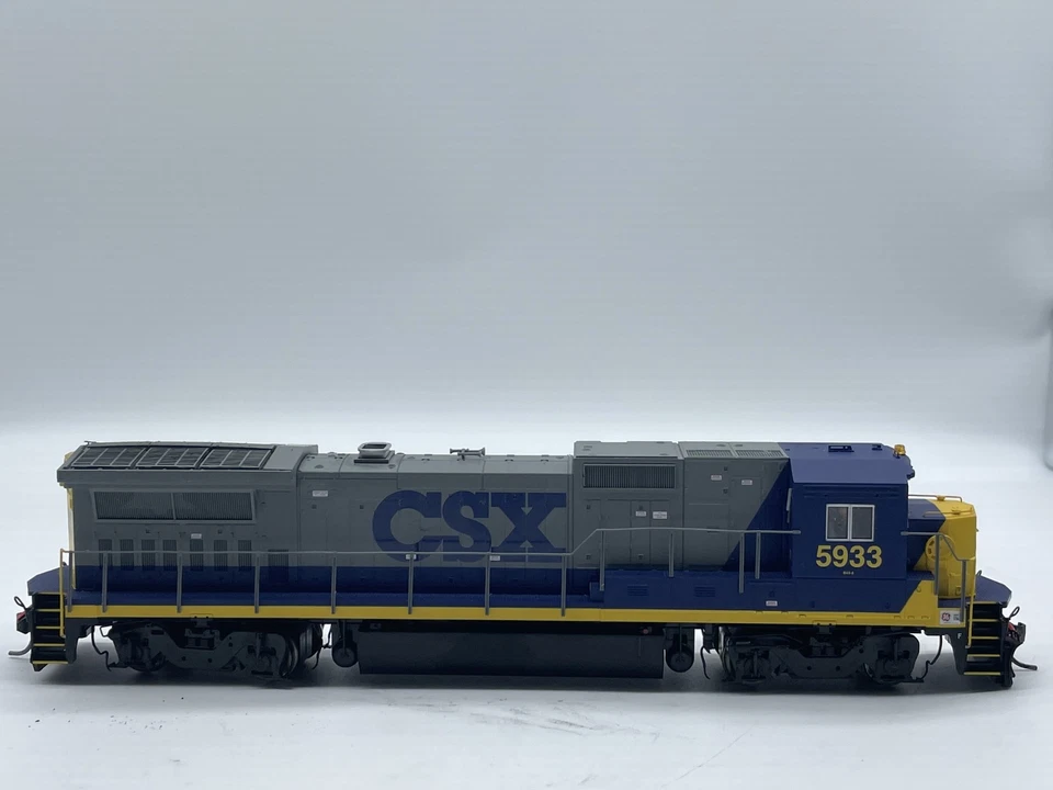 HO Scale Atlas Master 9007 CSX Transportation GE Dash 8-40B Diesel #5933 w/ DCC - Image 2 of 4