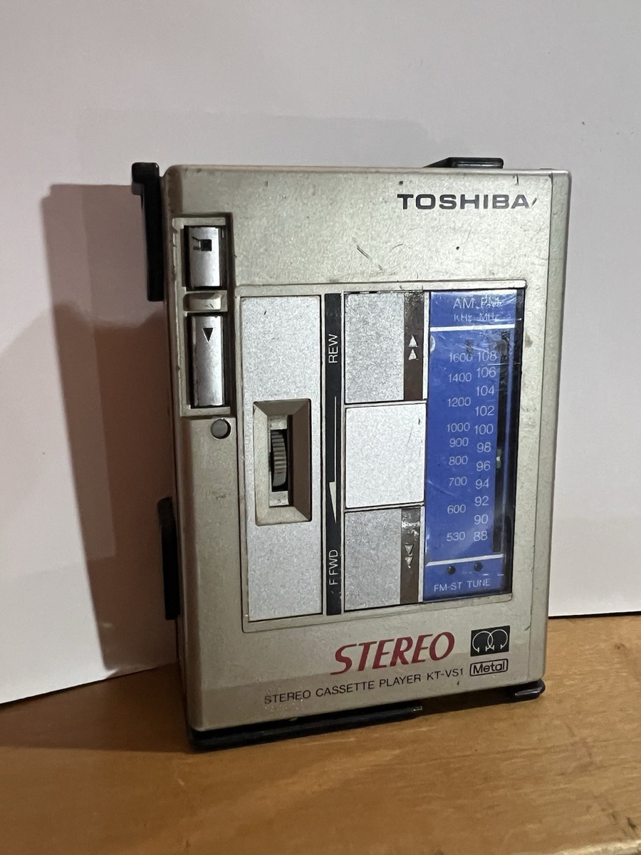 Toshiba KT VS1 Metal Cassette Player, BP-D2 Battery Case,, Belt