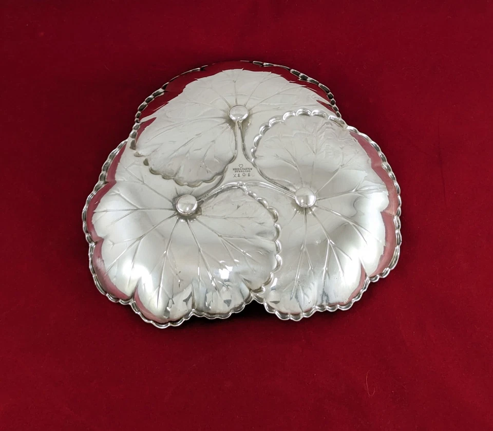 Reed & Barton 0.925 纯银百合垫糖果盘 7 英寸直径,约 1956 年 — 第 2/4 张图片
