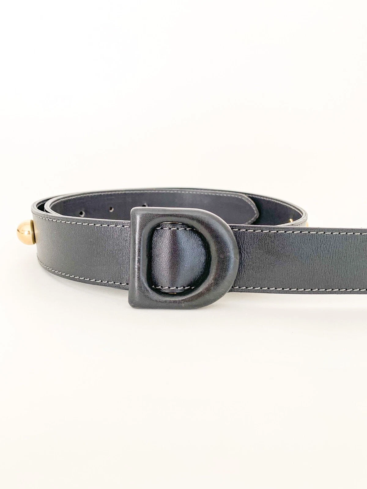 BOUCLE EN CUIR CHRÉTIEN DIOR NOIR D MAGNIFIQUE FABRIQUÉE EN FRANCE S 75 