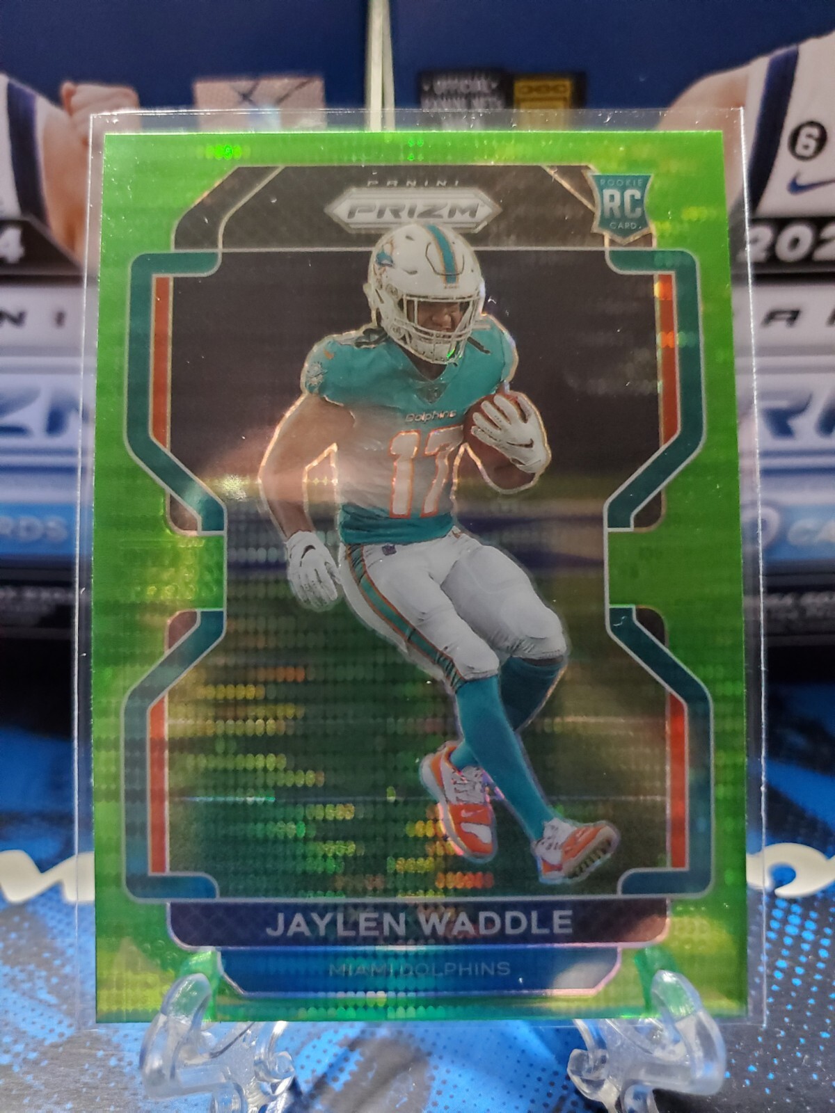 2021 Panini Prizm Jaylen Waddle RC Neon Green Pulsar Prizm Dolphis Rookie #338