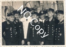 Foto WK2 Kriegsmarine in Brest Matrosen eines Vorpostenboot Orden X153