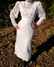 1980s wedding dress/ long sleeved vintage white Wedding Dress/Beautiful piece!