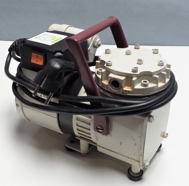 KNF Neuberger N022AT.18 PTFE Diaphragm Lab Vacuum Comp Pump, FOR REPAIR