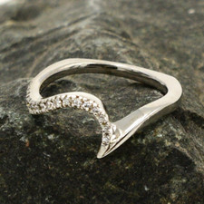 New Sterling Silver 925 CZ/Cubic Zirconia Wavy Wedding Band/Ring Size 6.75