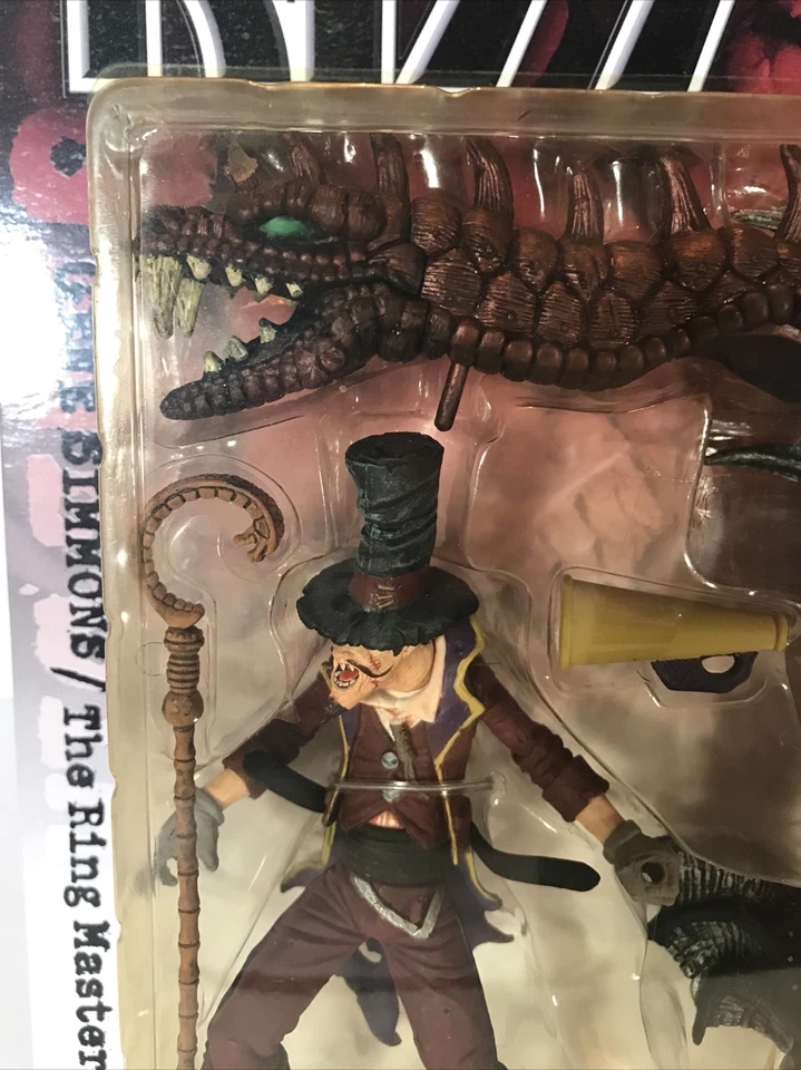 KISS Psycho Circus Gene Simmons Ringmaster Ultra Action Figures McFarlane 1998 - Image 4 of 4