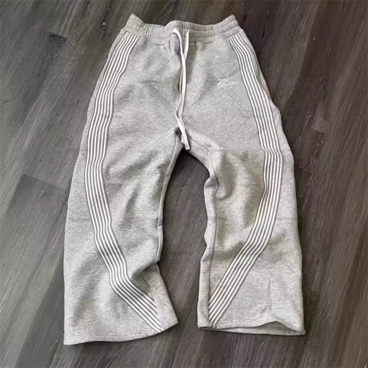 [4 Colors] baggy Y2k streetwear sweatpants white stripes wide leg comfy S-3XL
Opens in a new window