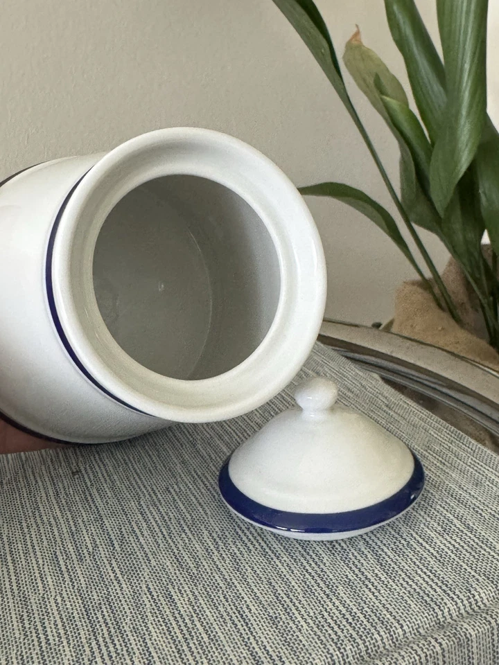 Williams Sonoma Brasserie Blue Sugar and Creamer, Made in Japan - Image 4 of 4