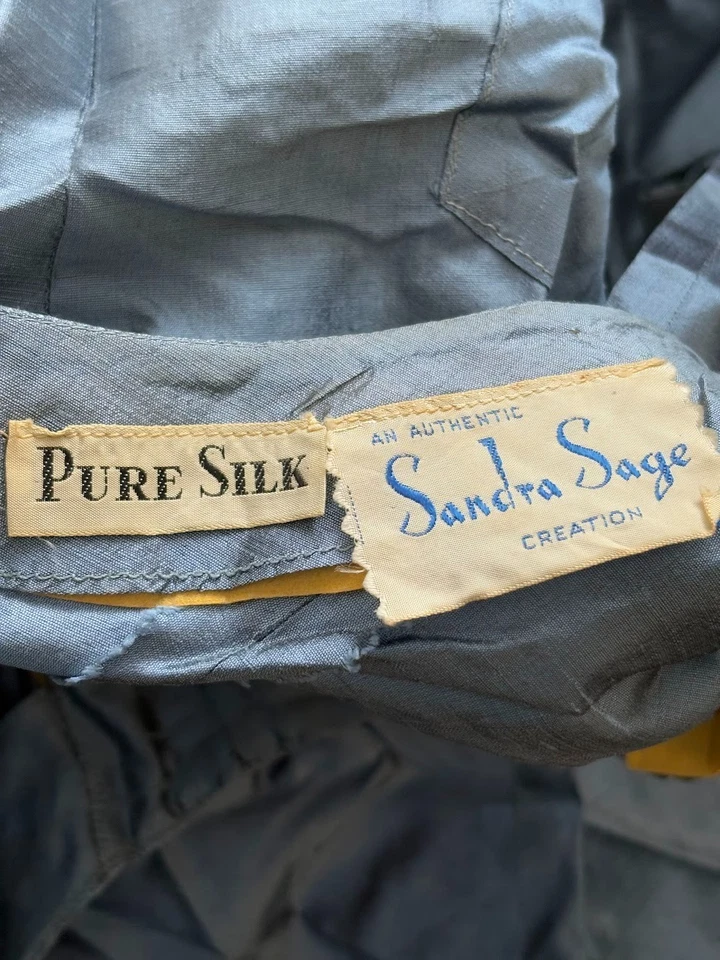 LOTE DE VESTIDOS DE COLECCIÓN AÑOS 50-70 SEDA TUL DISEÑADORES DIMENSIONES JÓVENES SANDRA SALVIA Foto 3 de 4