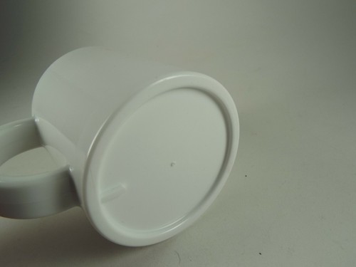 Vintage Yukon Queen Melmac Mug. White with Blue - Picture 5 of 6