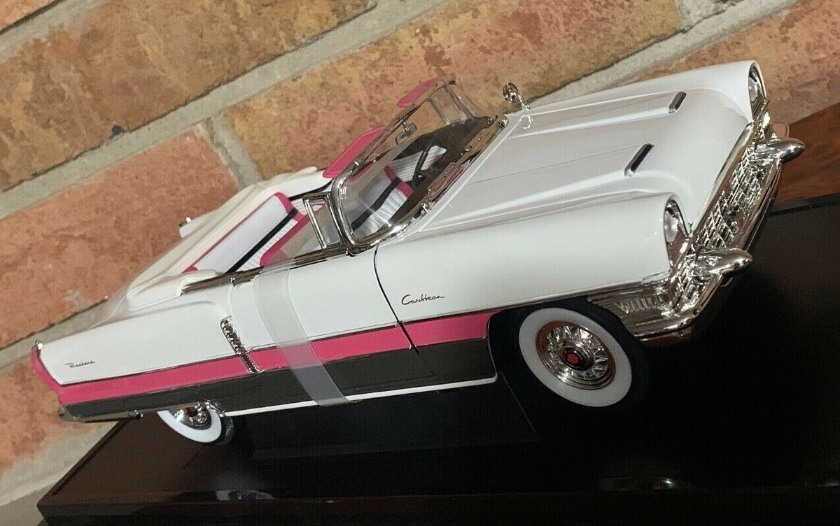 1955 Packard Caribbean WHITE / PINK 1:18 Die-cast Model Car RARE