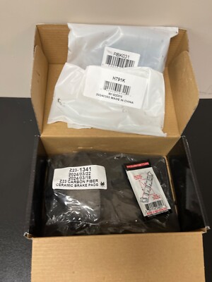 Power Stop Evolution Sport Z23 Carbon Fiber - Ceramic Rear Brake Pads Z23-1341