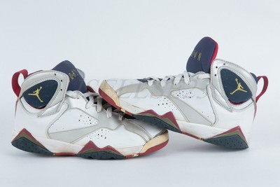 navy jordan 7