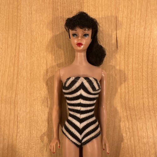 RARE! Vintage 1961 Brunette Ponytail Barbie. Suit/Box/ Shoes/Booklet/ Stand - Bild 5 von 21
