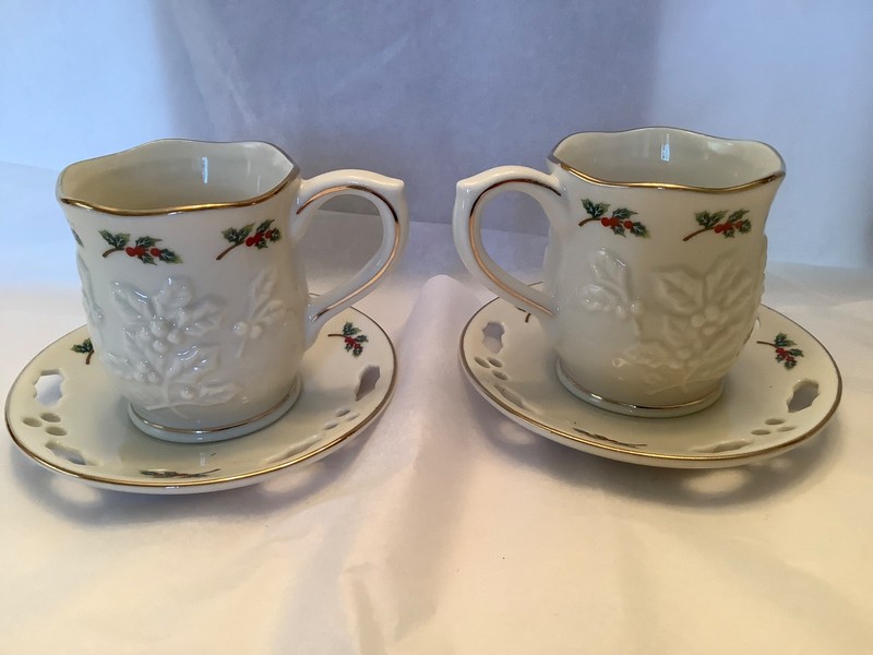 Holly Leaf by PartyLite Votive Candle Holders P7257 (New in box)