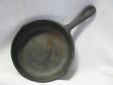 Vintage 3 F Cast Iron Skillet 6.5"  Heat Ring On bottom.