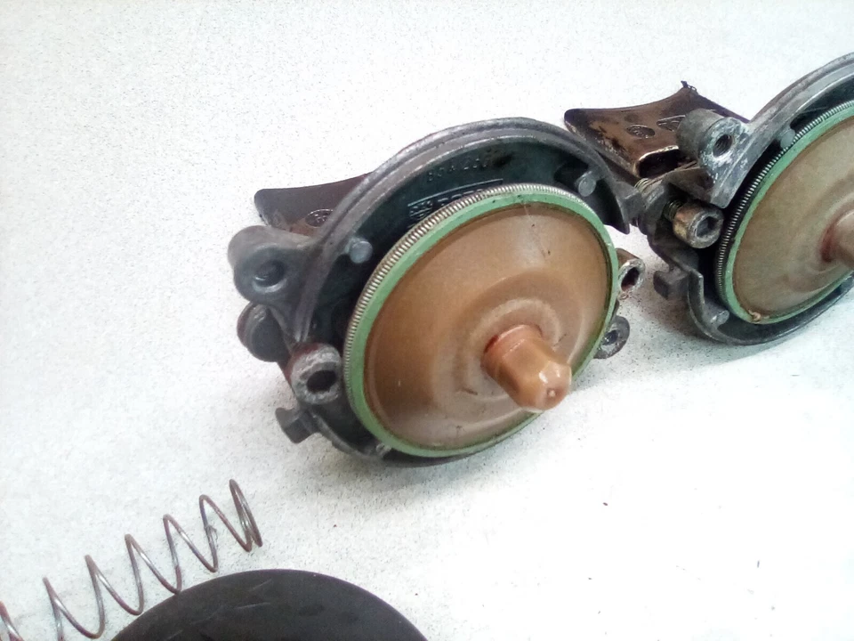 Ski-Doo Legend 500 ss GT RAVE 2004 válvulas de potencia de escape variables cuchillas de carcasa  Foto 2 de 4