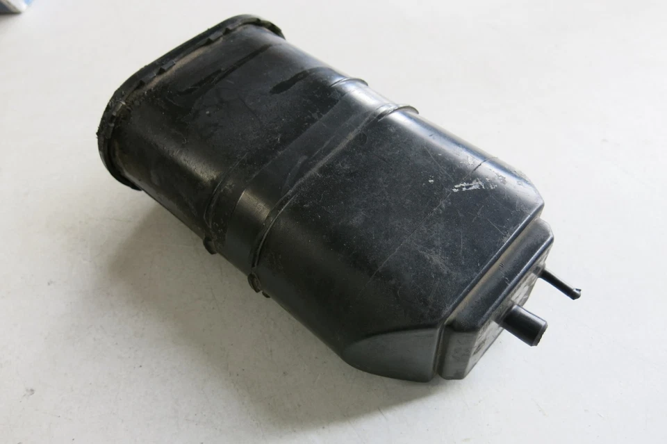 Bote de carbón Porsche 911 113201813B Foto 2 de 4