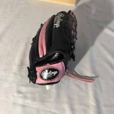 Girls Rawlings Pink and Black Ball Glove Players Series 9 1/2 inch Left Hand