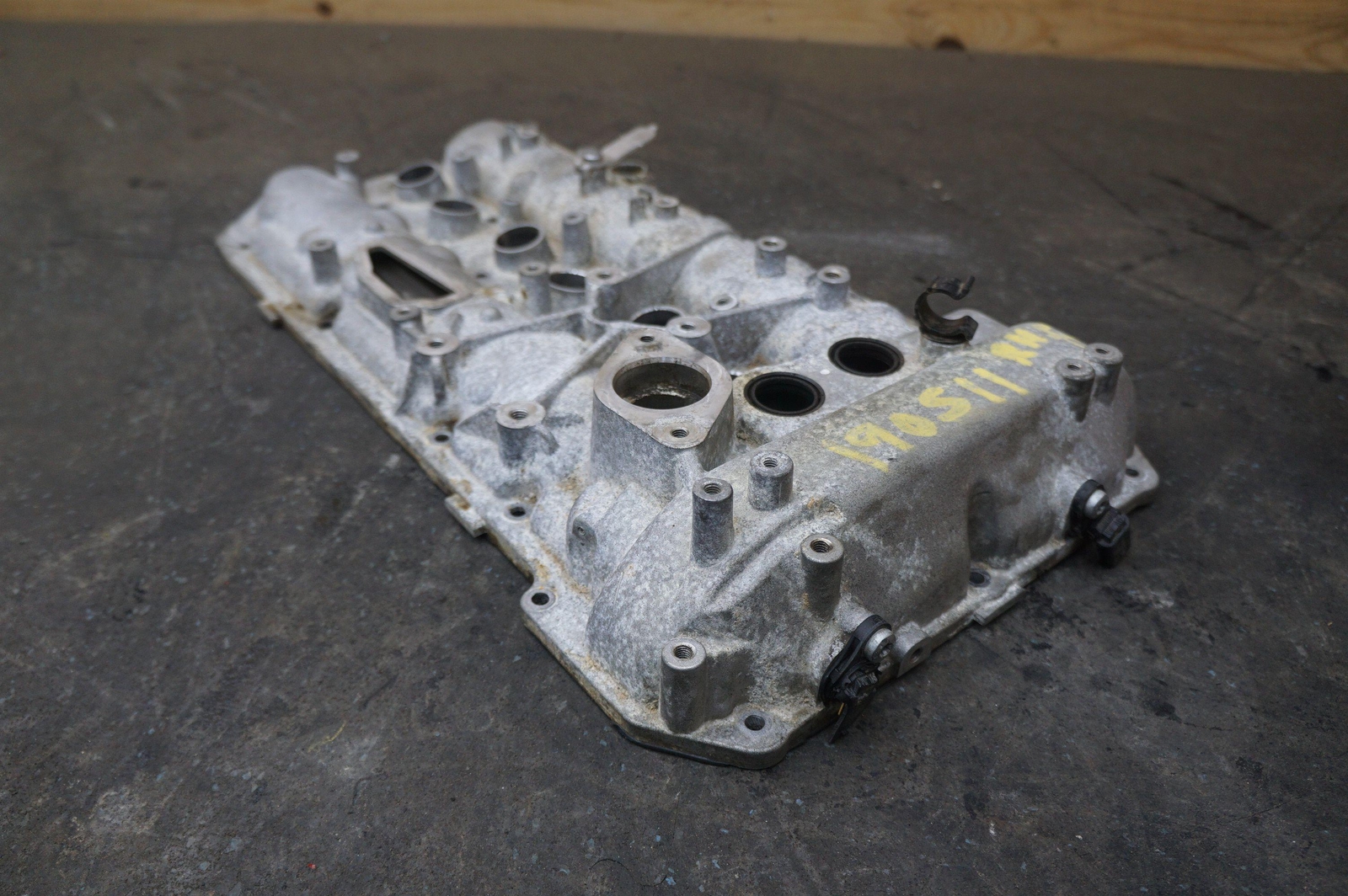 Right Cylinder Head Valve Cover OEM 07P103470J 6.0L W12 Bentley Bentayga *Note*