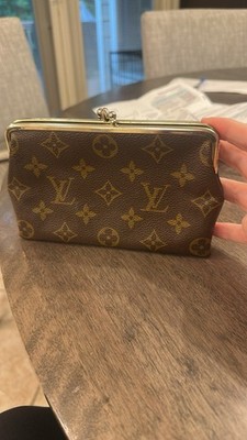 Louis Vuitton French Twist Kisslock Clutch Purse Monogram Canvas