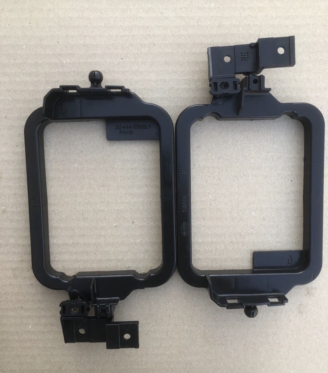 BMW E34 Fog Light Bracket Set LH RH 134665 134666 518i-540i 1988