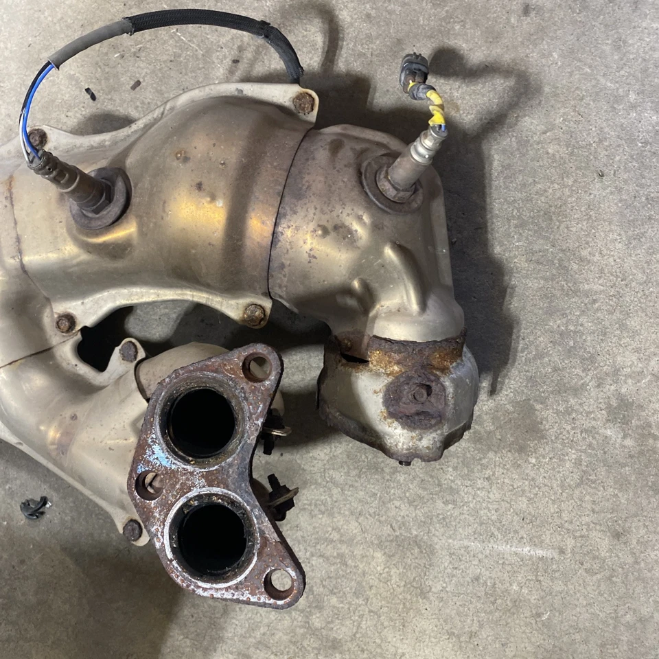 2015 2016 2017 Subaru Legacy Outback Lower Exhaust 2.5 O2 Oxygen Sensor Pipe - Image 2 of 4