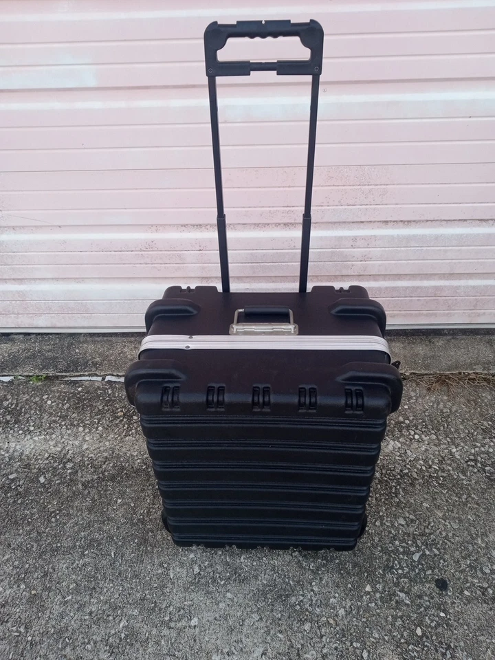 Estuche de herramientas rodantes de alta resistencia Chicago Case Company con insertos de espuma sin cortar 26 x 21 x 14 Foto 3 de 4