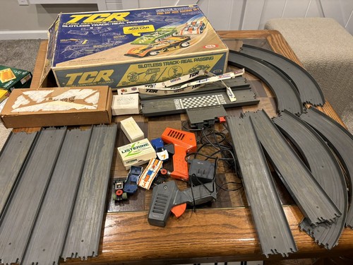1977 TCR Ideal pro Am Playset w/4 Cars Slotless Track Total Control Racing Set