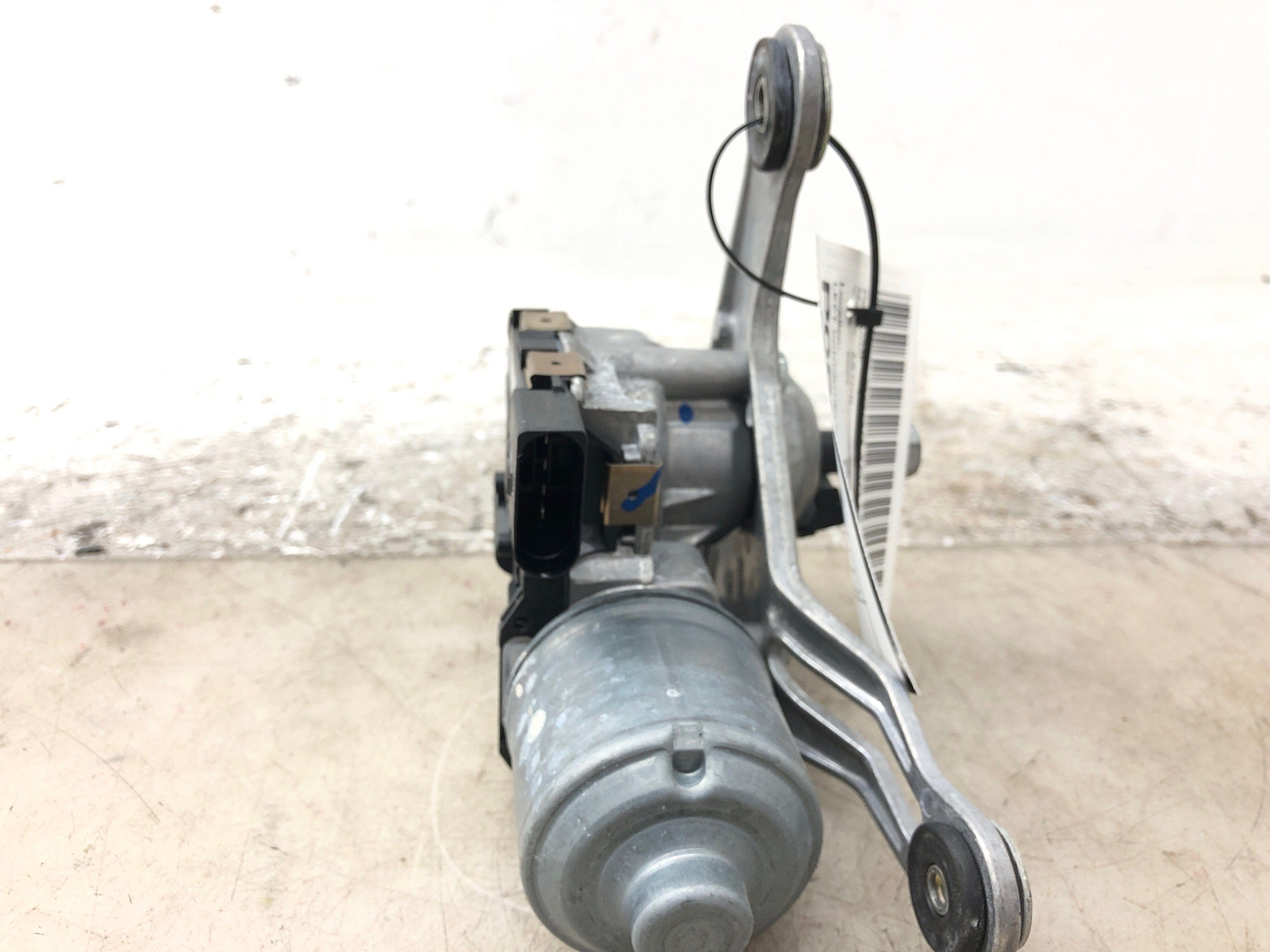 2019-2023 ASTON MARTIN VANTAGE LEFT WINDSHIELD WIPER MOTOR KY63-17503-AB OEM