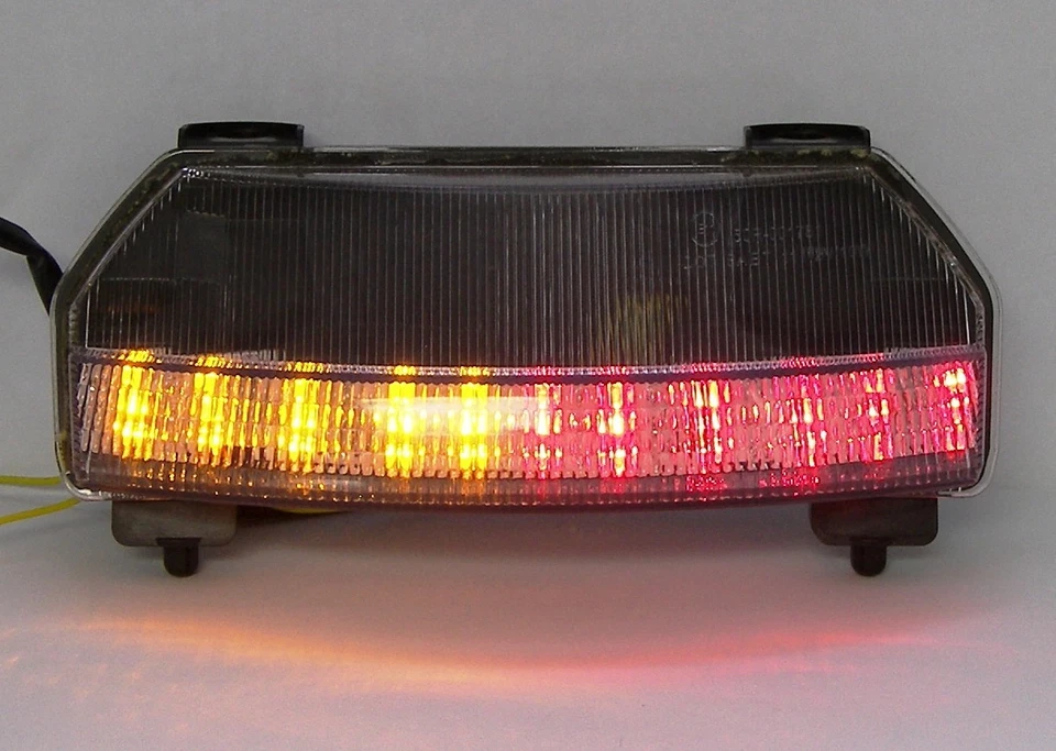 Luz trasera LED integrada Honda Fury señales de freno y giro con lente transparente Foto 4 de 4