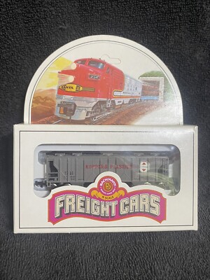 Bachmann N scale 53-1038-01 47' covered 70 ton hopper