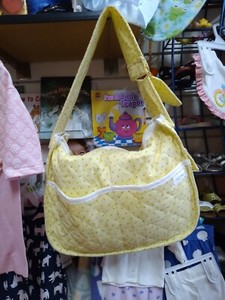 Handmade Yellow Rose Buds  Quilt DIAPER BAG/Plastic Lining. Medium . Brandnew