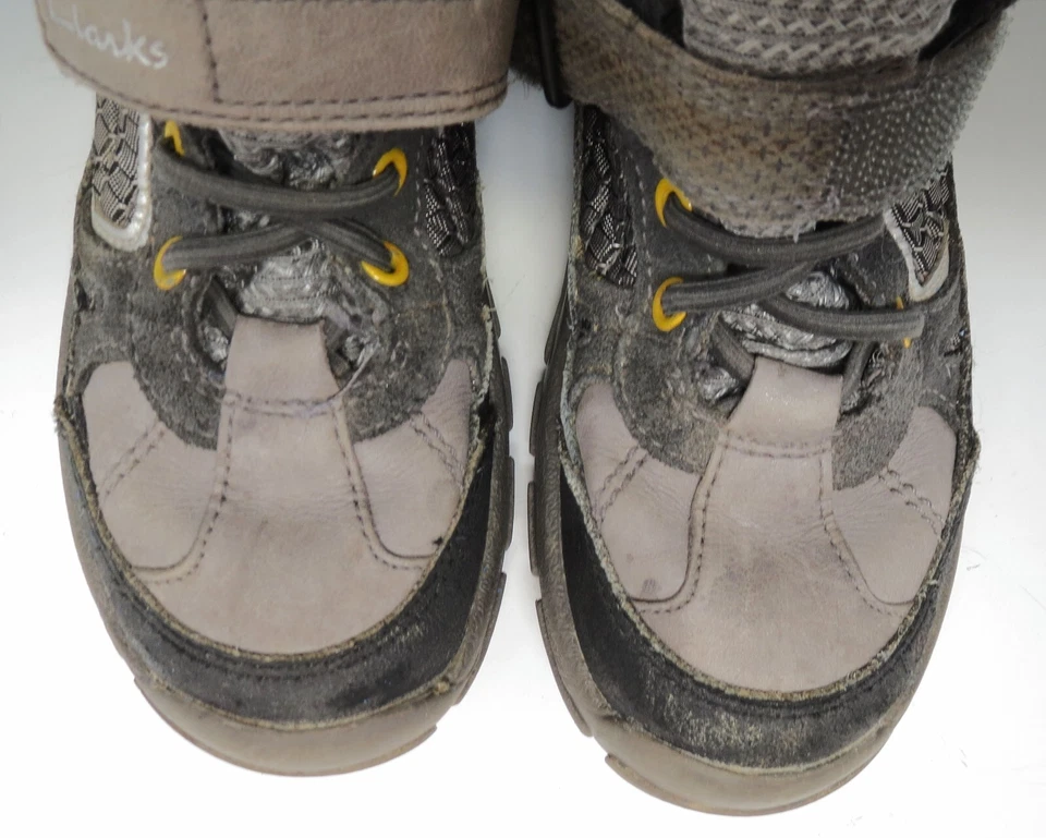 Niños pequeños Botines Zapatos Clarks Goretex Negro Gris Talla 9 Excelente Limpieza Foto 4 de 4