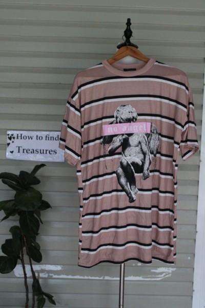 Q3 28) SIZE 8 I SAW IT FIRST PINK BLACK WHITE STRIPED OVERSIZED “NO ANGEL” TEE