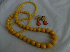 LOT : Joli Paire BO Fantaisie + Sautoir Acrylique Jaune / Vintage à l'état NEUF