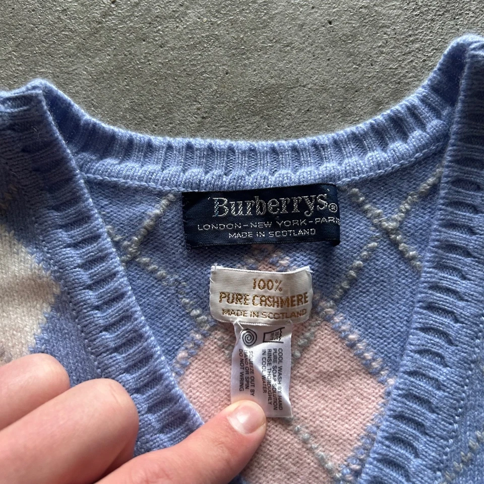 Винтажный кашемировый свитер-жилет Burberry Argyle размер Small фиолетовый сделано в Шотландии - Изображение 3 из 4