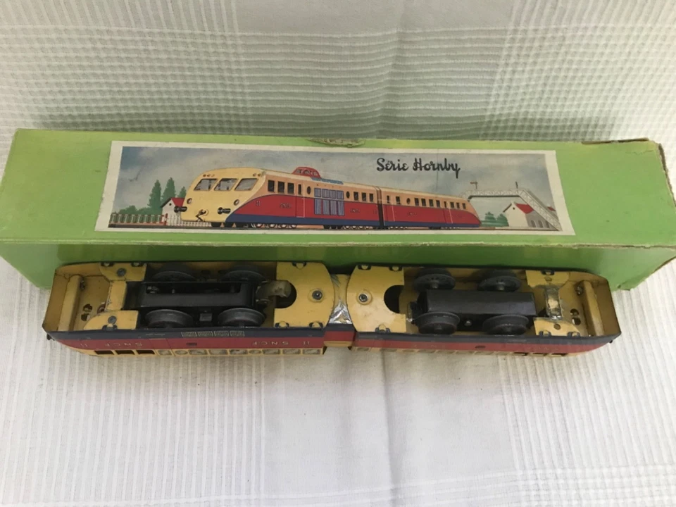 AUTORAIL HORNBY BUGATTI JEP ELECTRIQUE AVEC BOITE - Photo 3/4