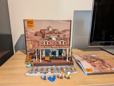 Funwhole Western Train Station F9039 (ohne Sidebuild, eine Minifigur fehlt)
