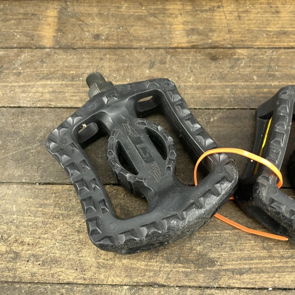 Juego de pedales de plataforma GT BMX par compuesto negro con reflectores logotipo GT años 90 Foto 3 de 4