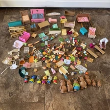 Epoch Calico Critters Sylvanian Families Lil Woodzeez Lot Furniture Accessories