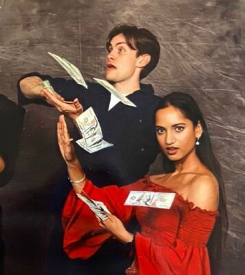 BEAUTIFUL AMITA SUMAN & FREDDY CARTER 8X10 PHOTO