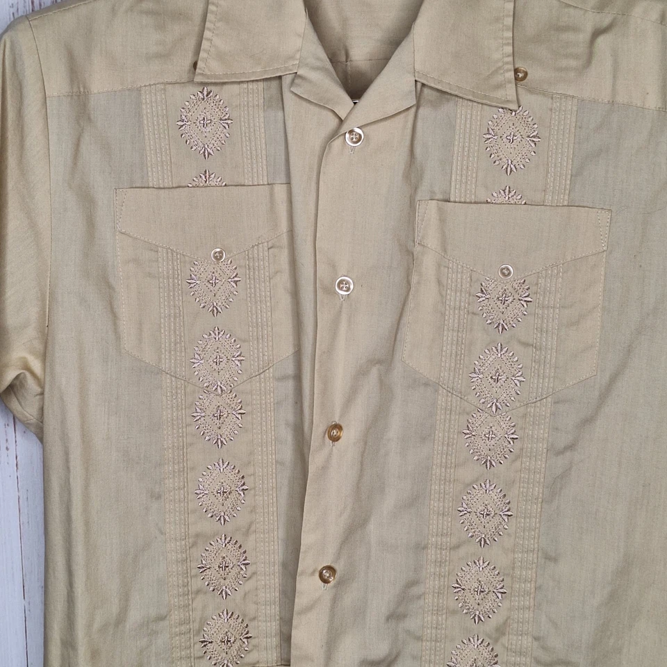 Camisa Havanera Company Para Hombre M Beige Bordada Manga Corta Mezcla Algodón Foto 3 de 4
